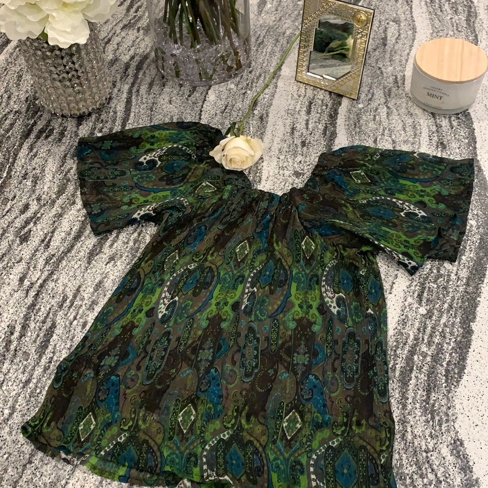 Women’s Sugar 17 Green Paisley blouse size medium